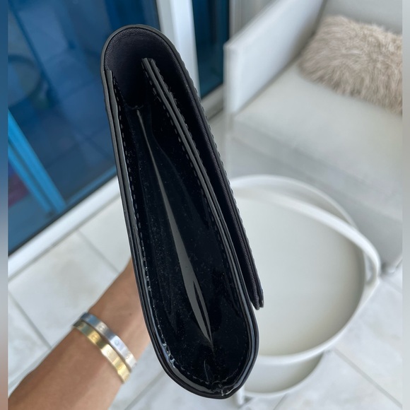 Louis Vuitton Vernis Louise Black Patent Leather Clutch - Picture 7 of 10